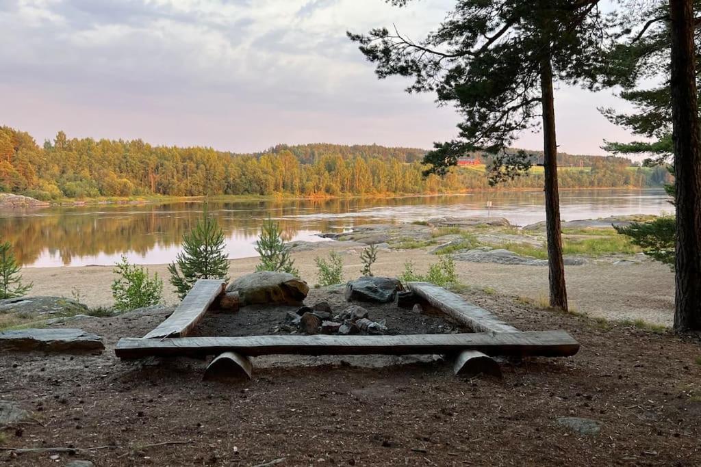 Attraktiv & Smart Funkishytte Pa Nes Strandhager. Arnes  Bagian luar foto