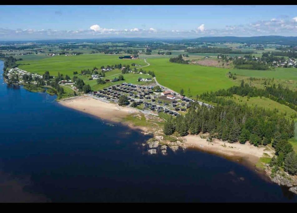 Attraktiv & Smart Funkishytte Pa Nes Strandhager. Arnes  Bagian luar foto